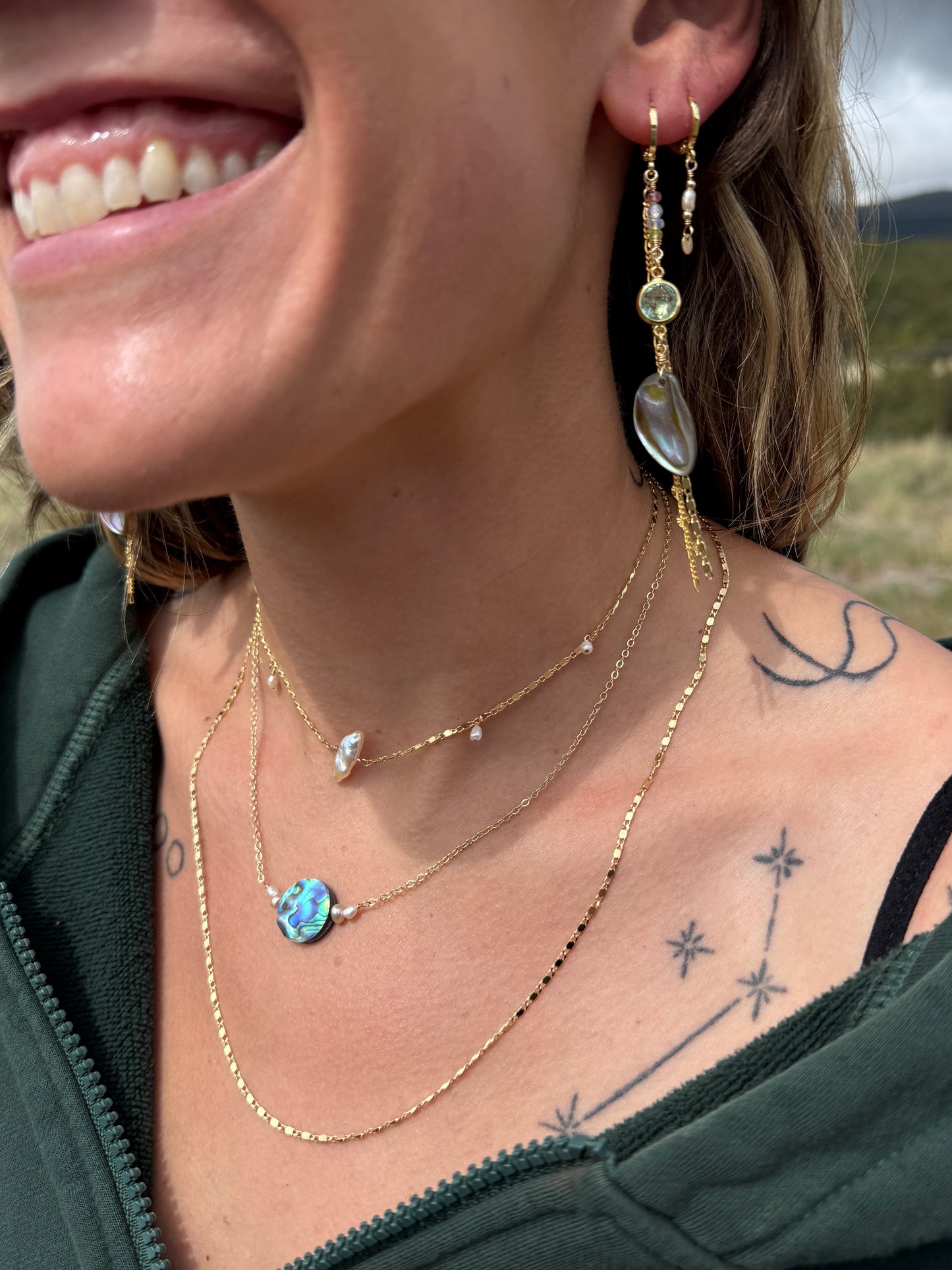 Vertical Pearl & Tiny Pearl Drops Neckalce