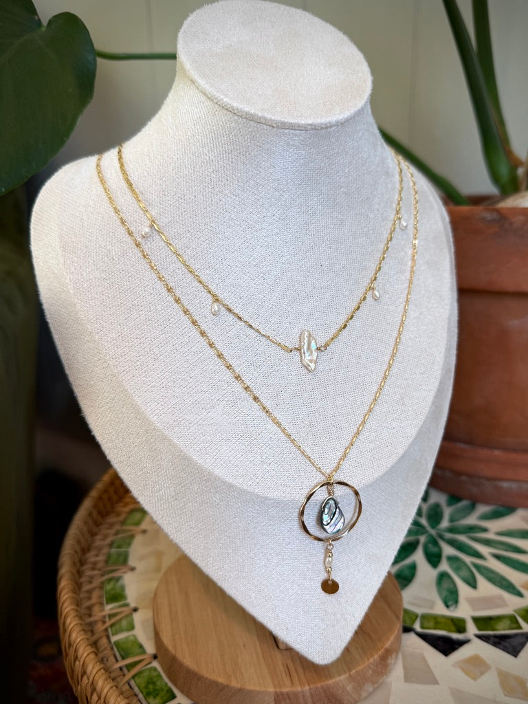 Vertical Pearl & Tiny Pearl Drops Neckalce