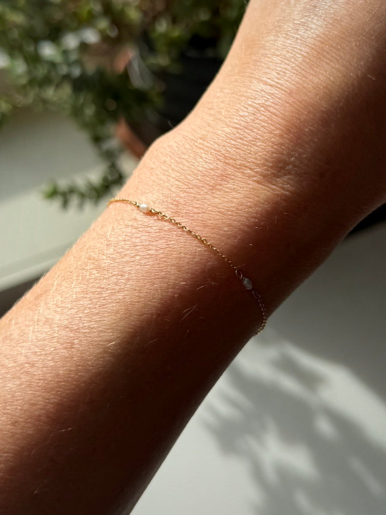 Tiny Pearl Bracelet