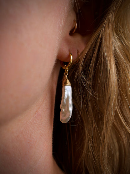 Biwa Pearl Earrings - White