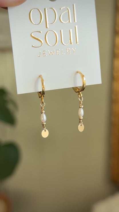 Tiny Pearl Drop - White