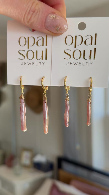 Elongated Biwa Pearl Earrings - Pink