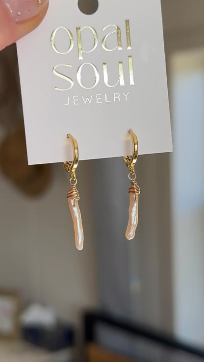 Elongated Biwa Pearl Earrings - Champagne